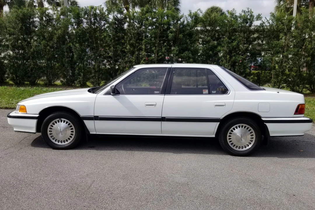 1989 Acura Legend 1st Gen - Image 2 of 31