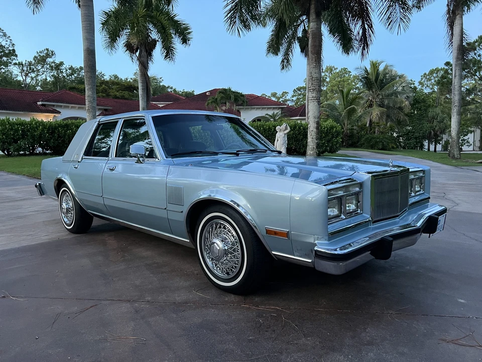 1989 Chrysler New Yorker - Image 11 of 31