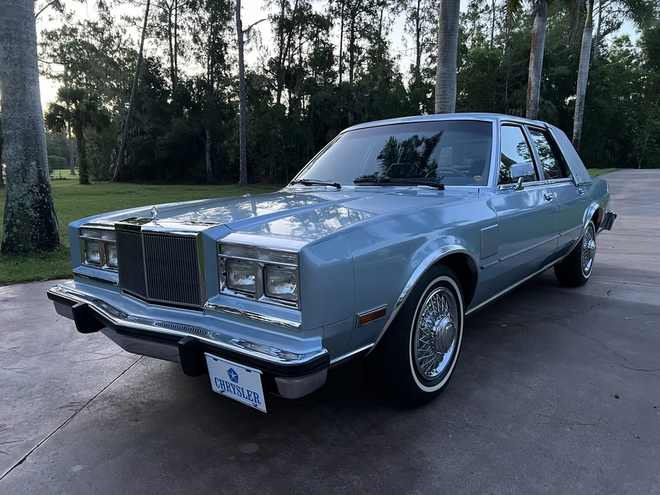 1989 Chrysler New Yorker - Image 2 of 31