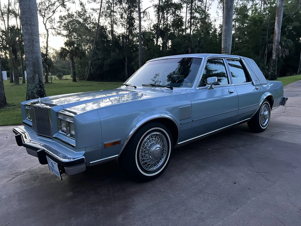 1989 Chrysler New Yorker - Image 3 of 31
