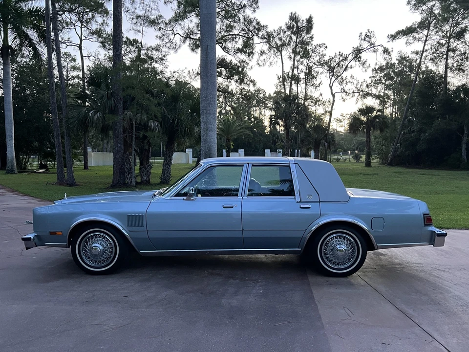 1989 Chrysler New Yorker - Image 4 of 31