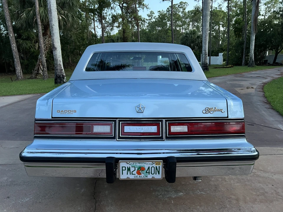 1989 Chrysler New Yorker - Image 7 of 31