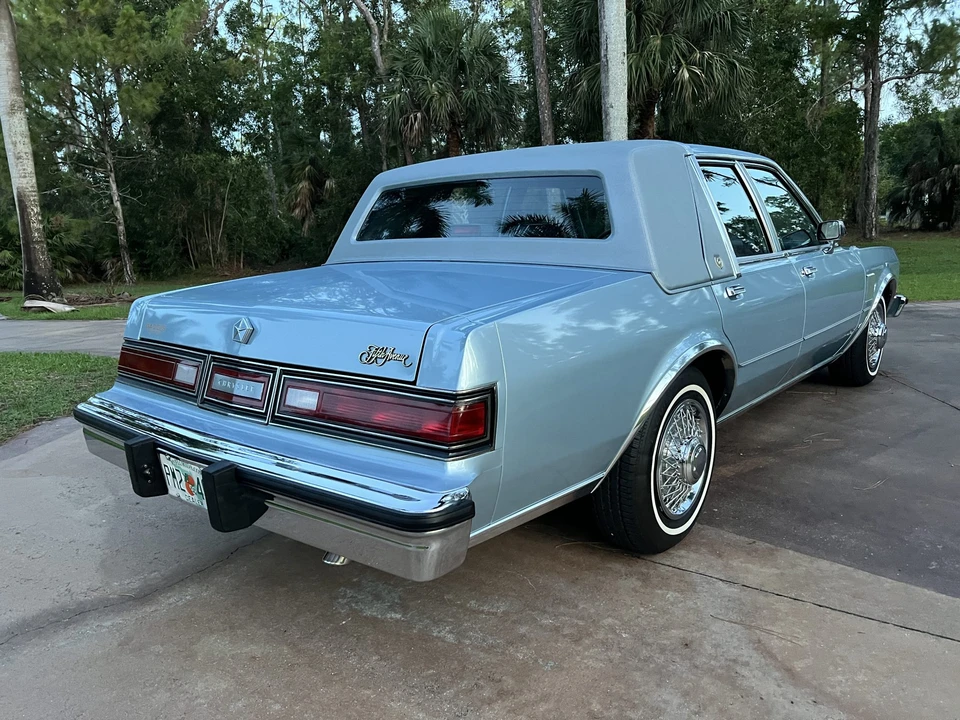 1989 Chrysler New Yorker - Image 8 of 31
