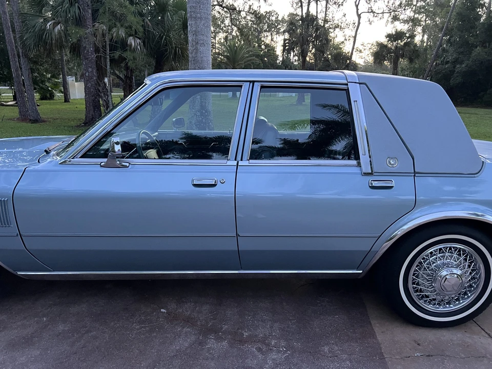 1989 Chrysler New Yorker - Image 24 of 31
