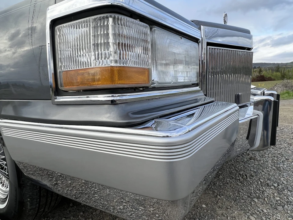 1990 Cadillac Brougham - Image 31 of 31