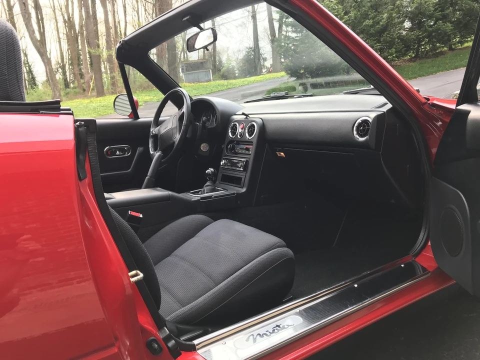 1990 Mazda NA MX-5 Miata - Image 26 of 31