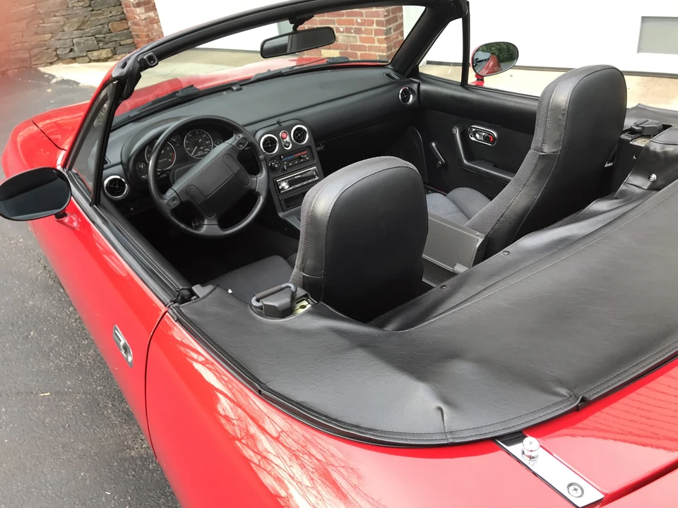 1990 Mazda NA MX-5 Miata - Image 21 of 31