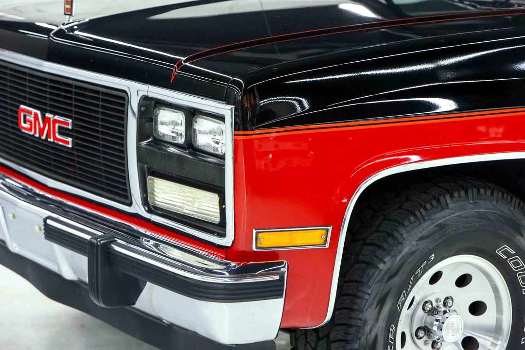 1991 GMC Suburban 7th Gen - Image 30 of 31