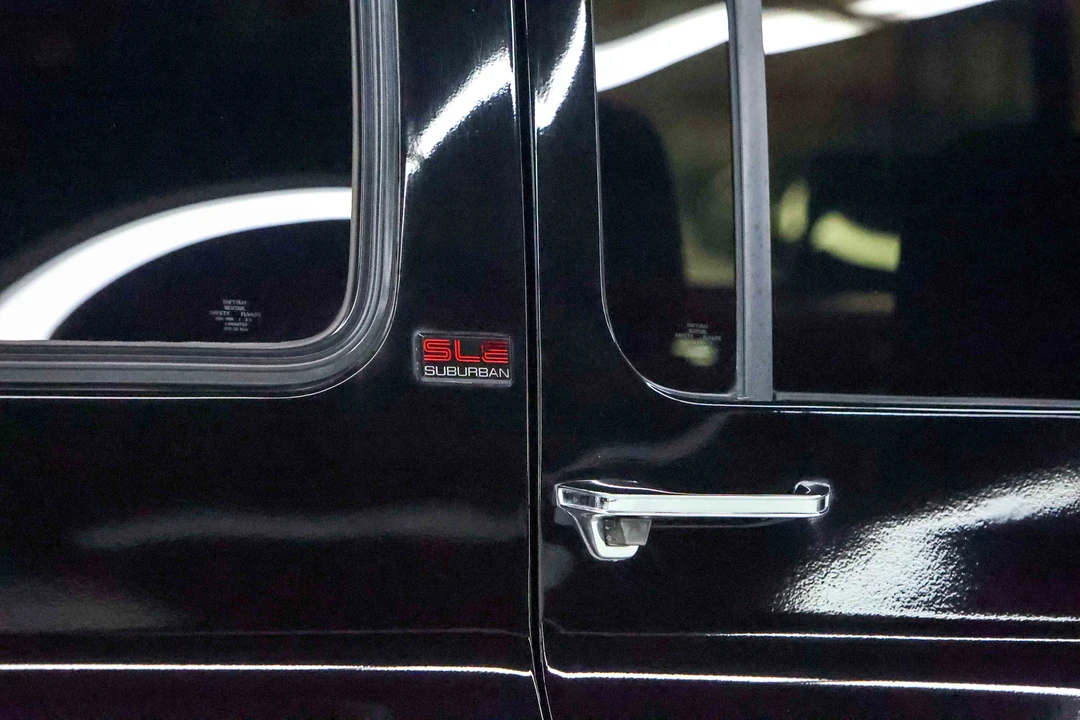 1991 GMC Suburban 7th Gen - Image 19 of 31
