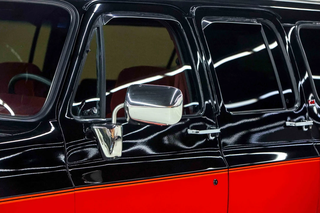 1991 GMC Suburban 7th Gen - Image 31 of 31