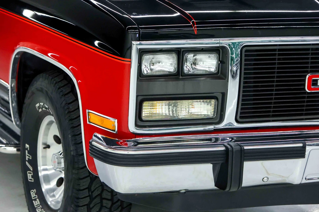 1991 GMC Suburban 7th Gen - Image 24 of 31