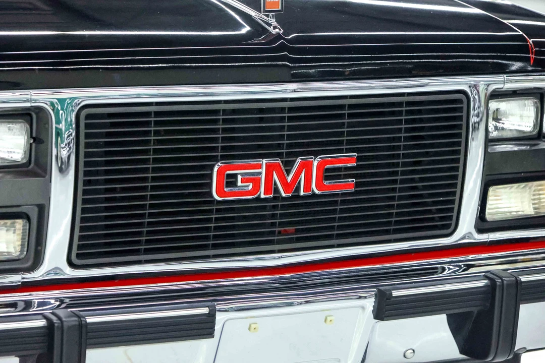 1991 GMC Suburban 7th Gen - Image 27 of 31
