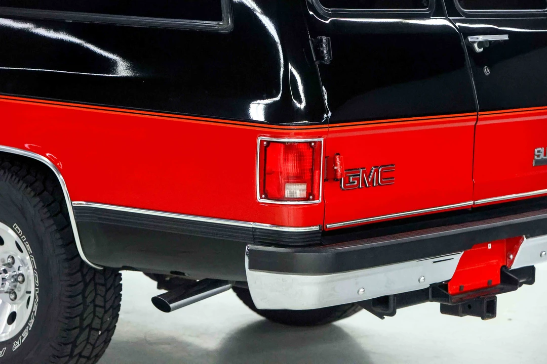 1991 GMC Suburban 7th Gen - Image 11 of 31