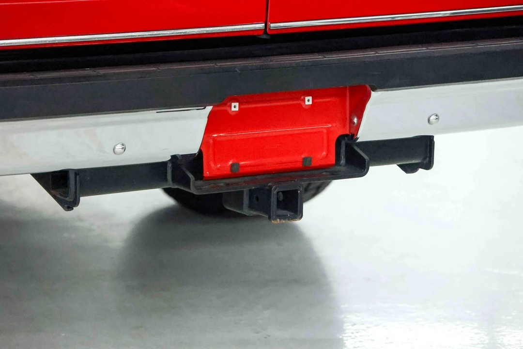 1991 GMC Suburban 7th Gen - Image 12 of 31