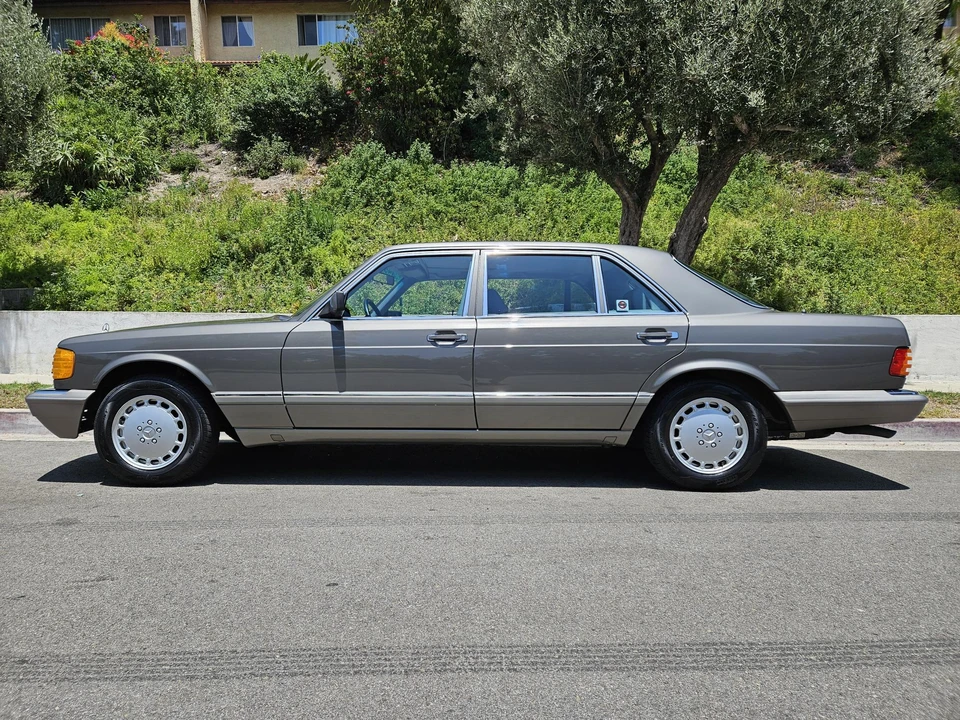 1991 Mercedes-Benz W126 S-Class Sedan - Image 4 of 31