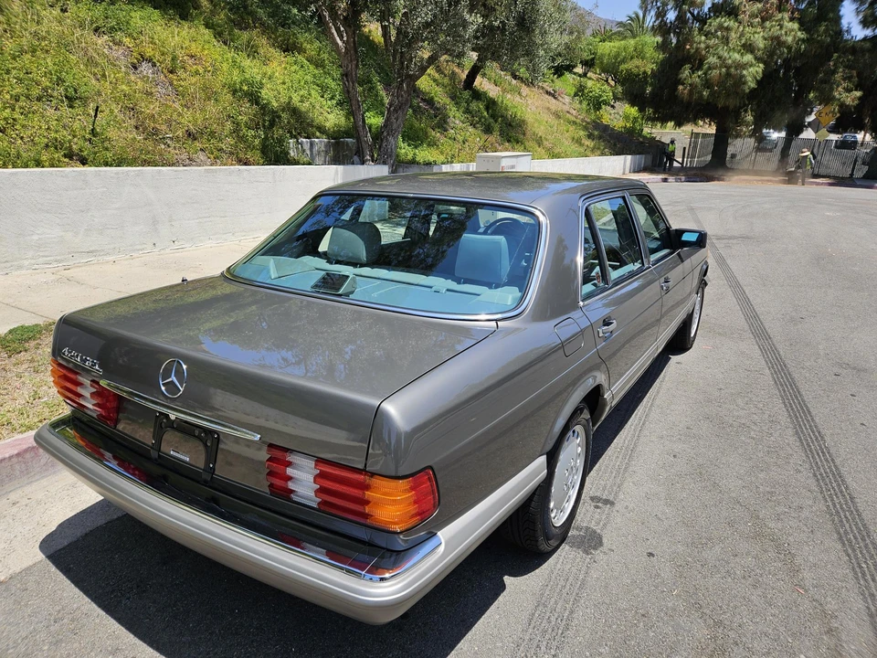 1991 Mercedes-Benz W126 S-Class Sedan - Image 30 of 31