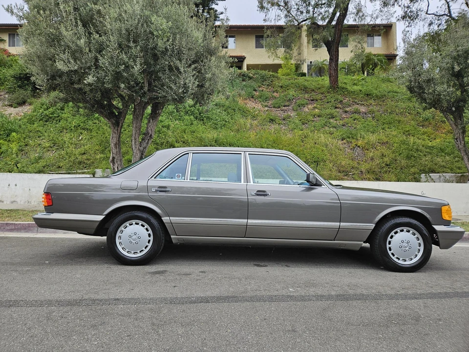1991 Mercedes-Benz W126 S-Class Sedan - Image 20 of 31