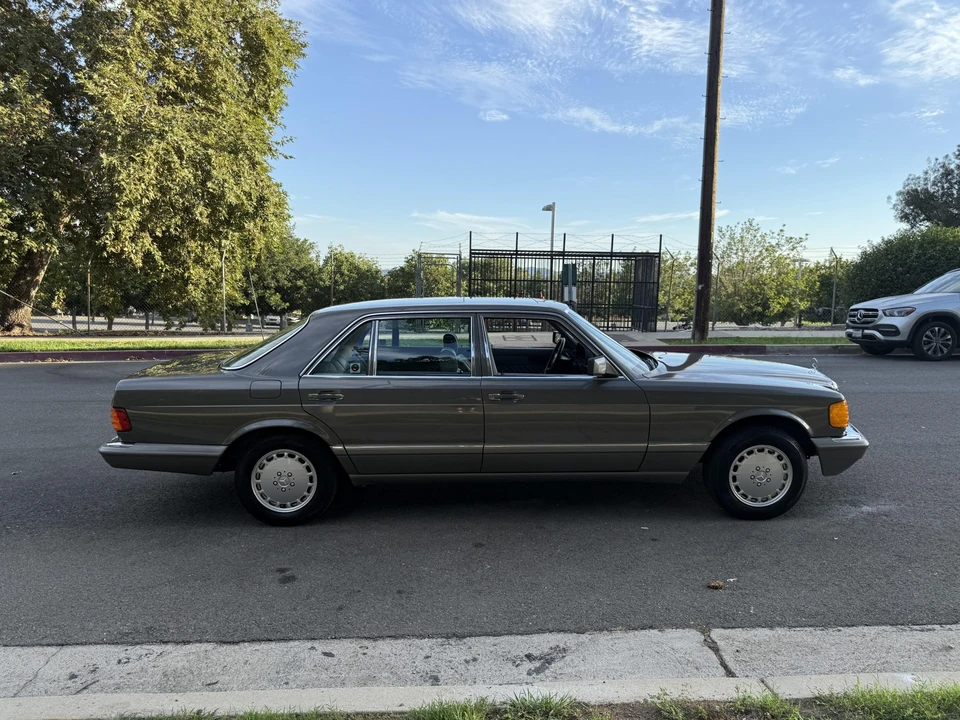 1991 Mercedes-Benz W126 S-Class Sedan - Image 24 of 31