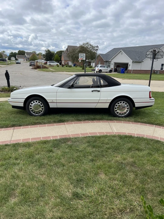1992 Cadillac Allante - Image 11 of 31