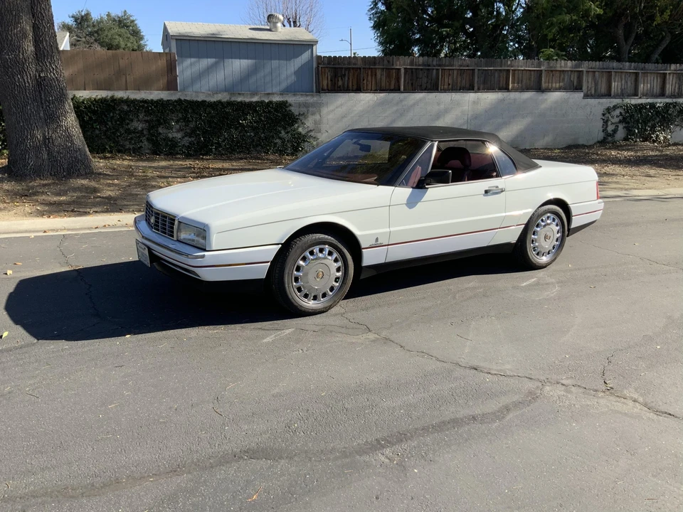 1992 Cadillac Allante - Image 2 of 31
