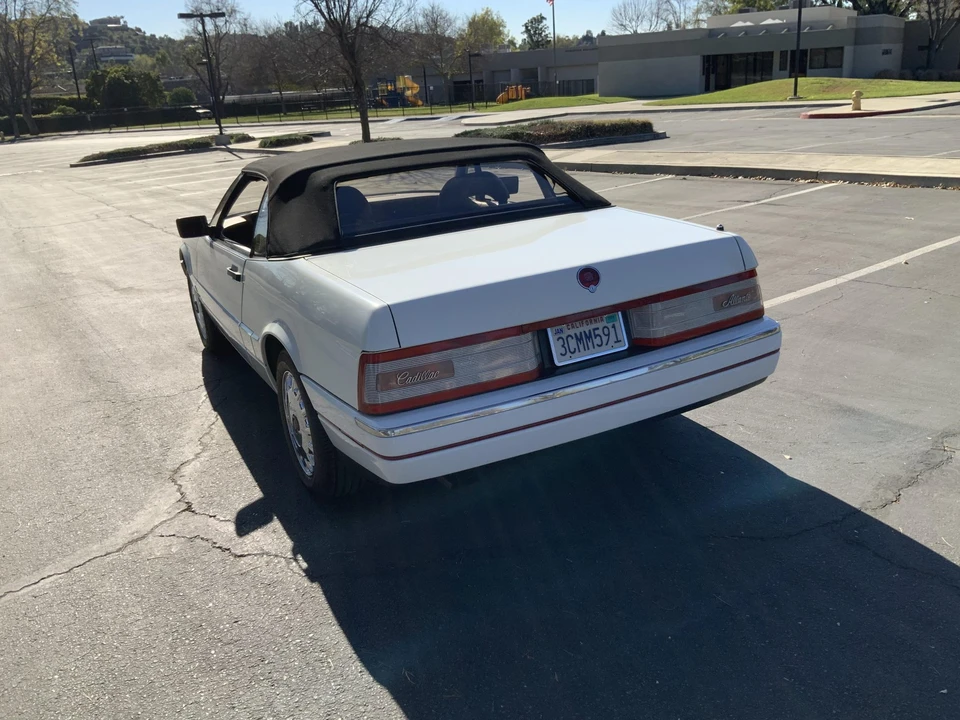 1992 Cadillac Allante - Image 28 of 31
