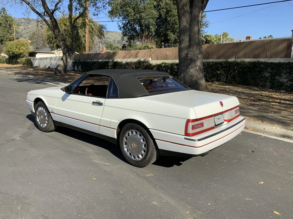 1992 Cadillac Allante - Image 28 of 31