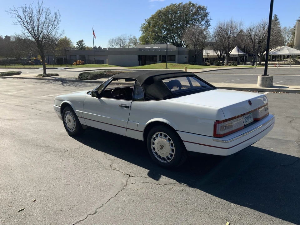 1992 Cadillac Allante - Image 27 of 31