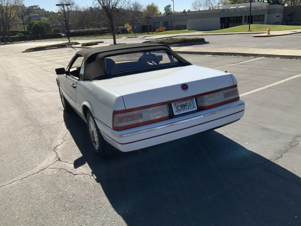 1992 Cadillac Allante - Image 26 of 31