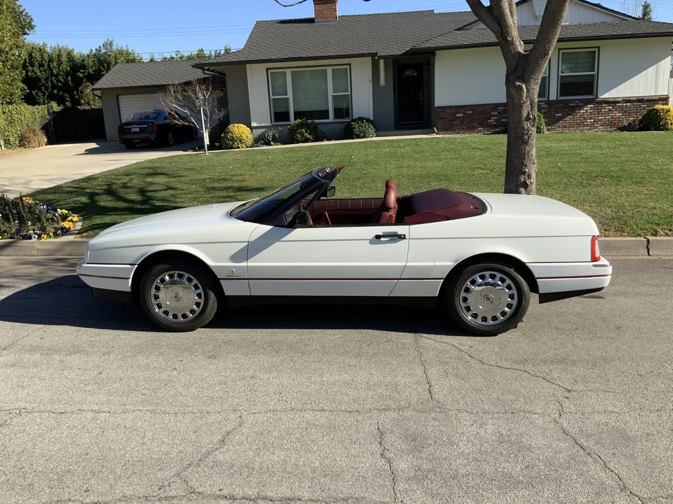 1992 Cadillac Allante - Image 30 of 31