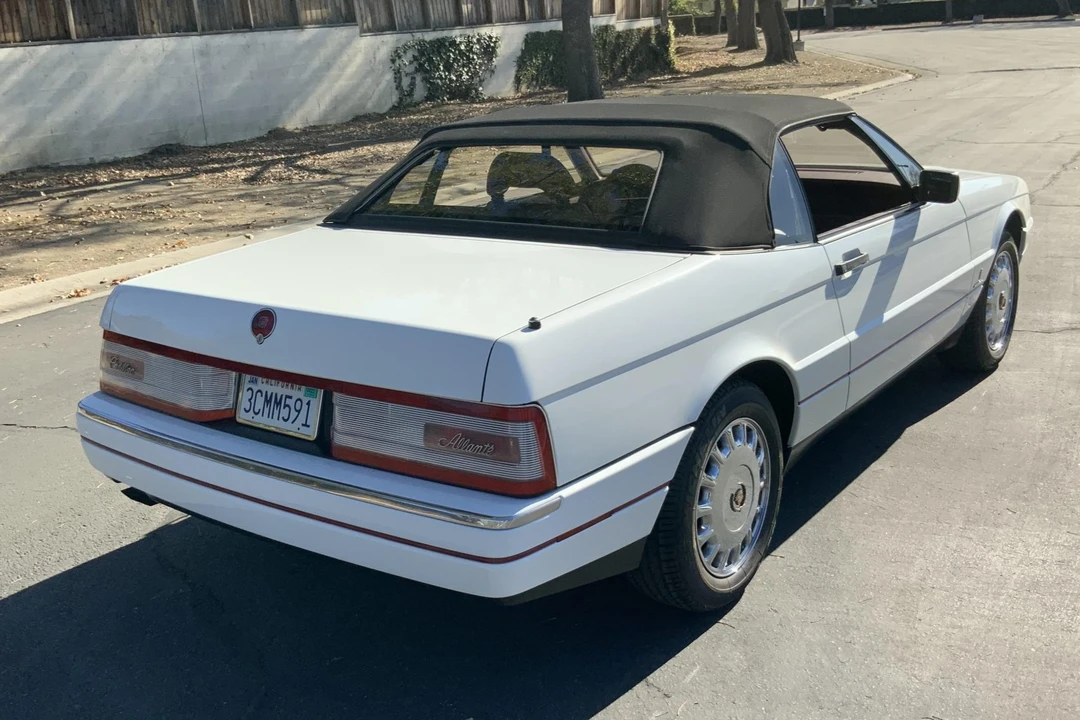 1992 Cadillac Allante - Image 24 of 31