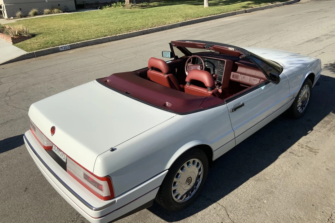 1992 Cadillac Allante - Image 21 of 31