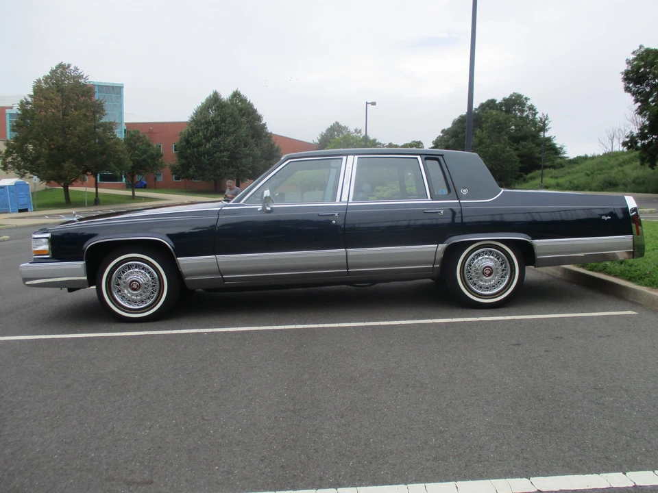 1992 Cadillac Brougham - Image 4 of 31