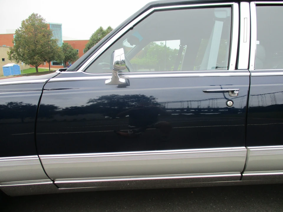 1992 Cadillac Brougham - Image 19 of 31