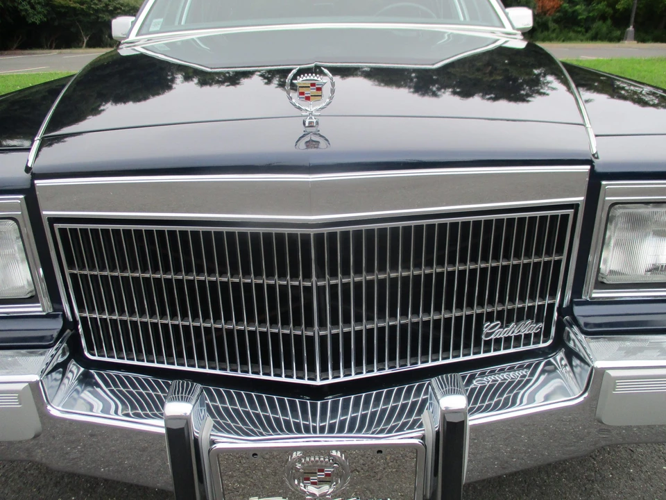 1992 Cadillac Brougham - Image 13 of 31