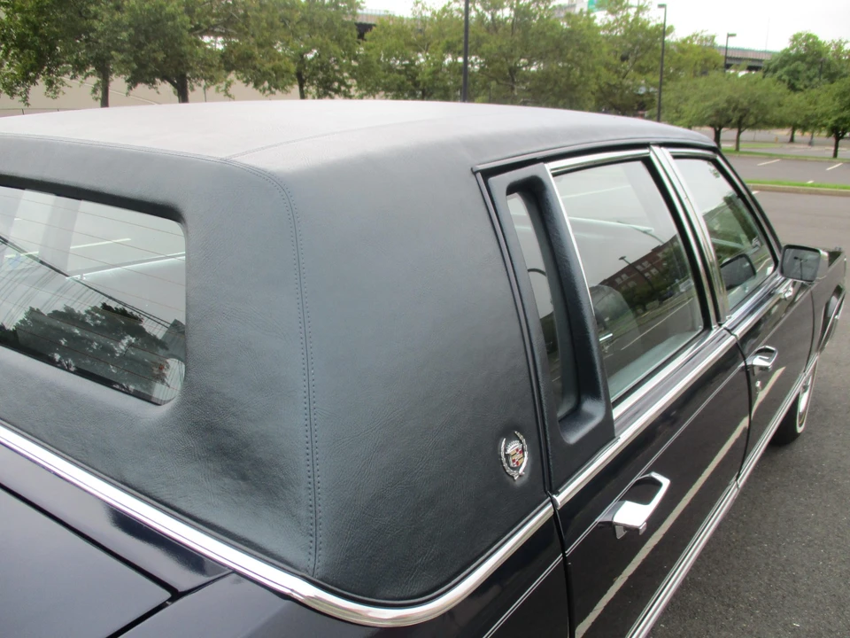 1992 Cadillac Brougham - Image 31 of 31