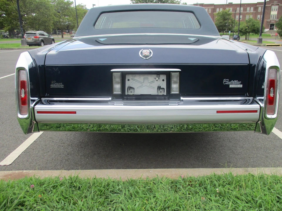 1992 Cadillac Brougham - Image 7 of 31