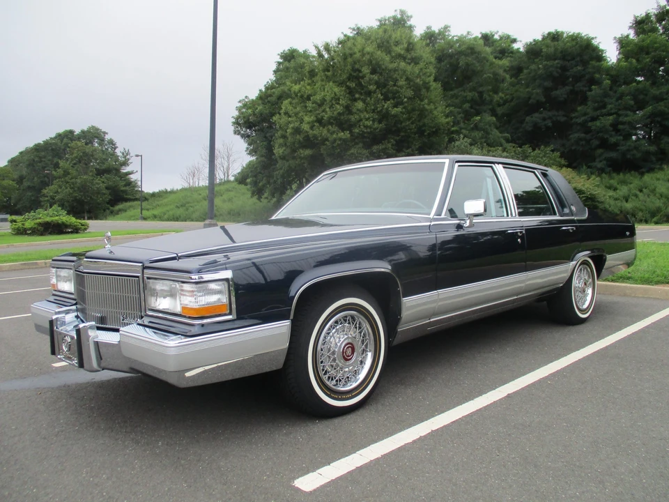 1992 Cadillac Brougham - Image 2 of 31