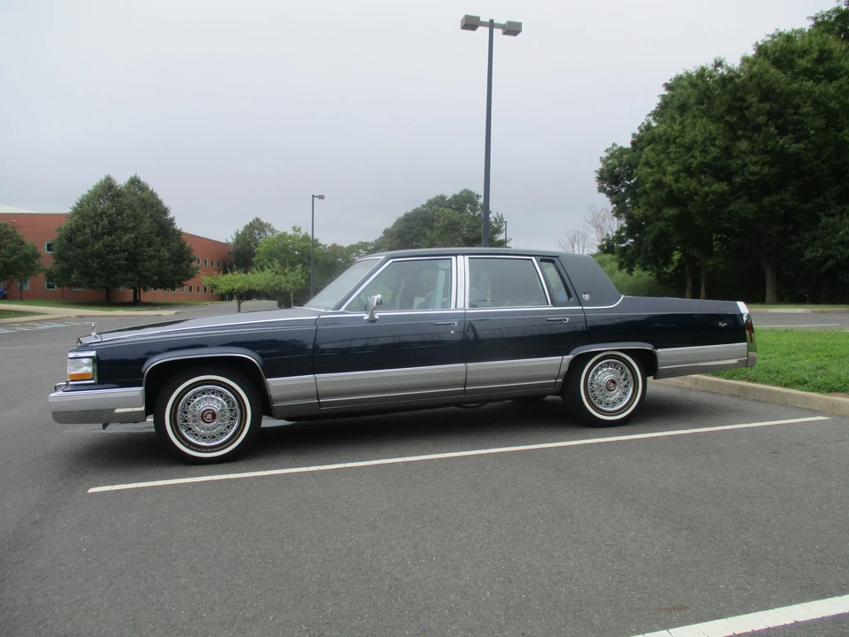 1992 Cadillac Brougham - Image 3 of 31