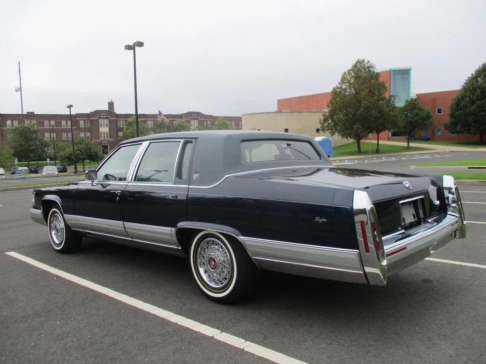 1992 Cadillac Brougham - Image 5 of 31