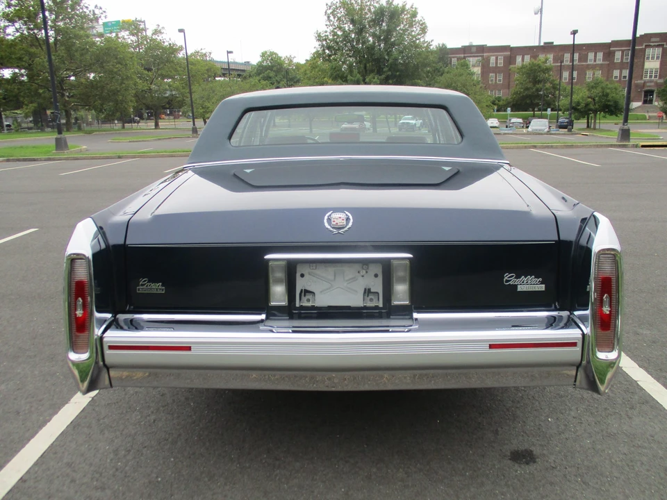 1992 Cadillac Brougham - Image 6 of 31