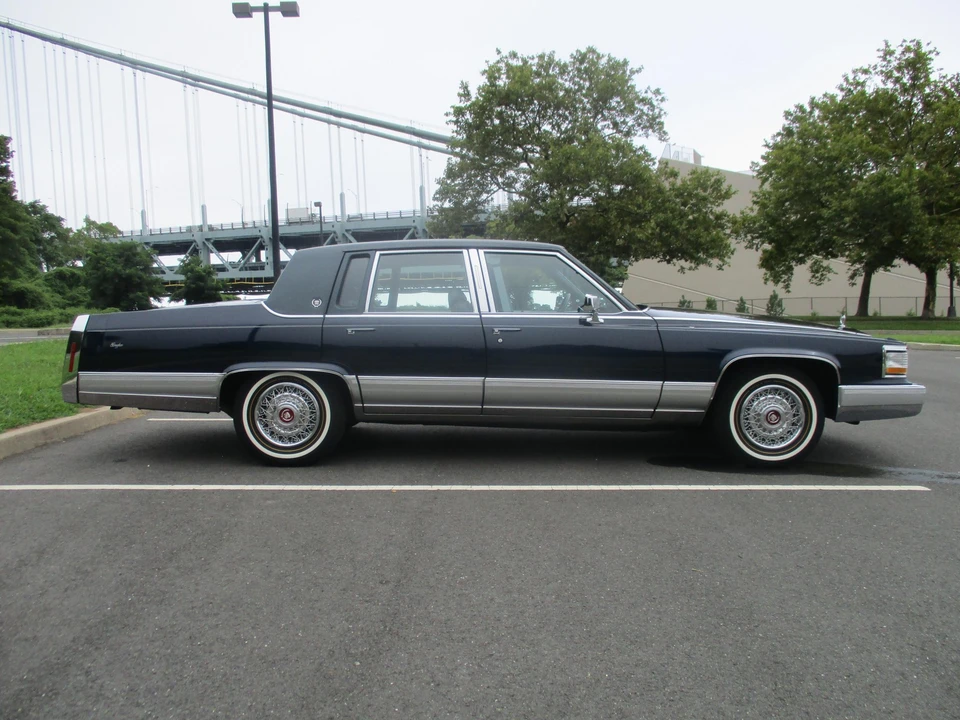 1992 Cadillac Brougham - Image 10 of 31