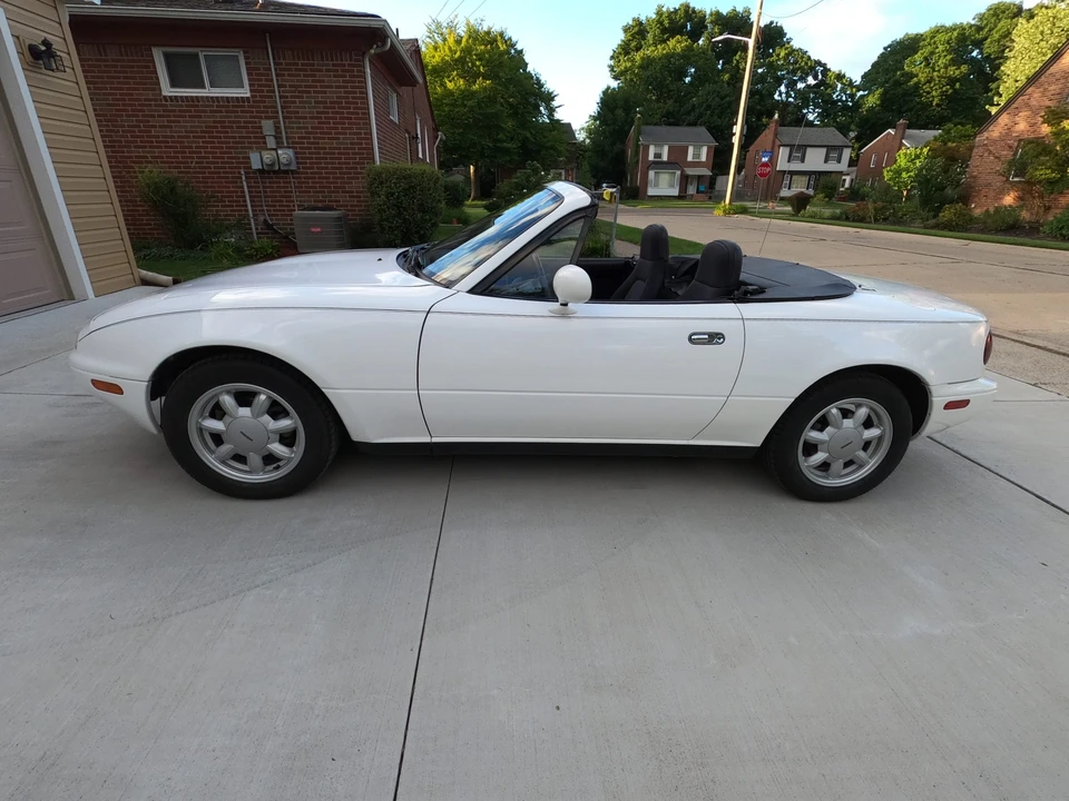 1992 Mazda NA MX-5 Miata - Image 6 of 31