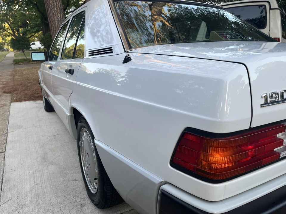 1992 Mercedes-Benz 190E - Image 29 of 31