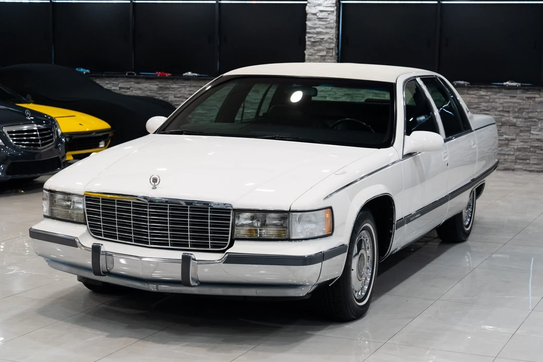 1995 Cadillac Fleetwood - Image 13 of 31