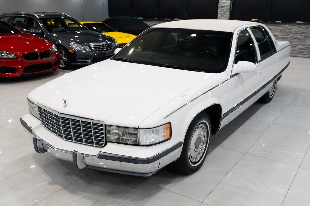 1995 Cadillac Fleetwood - Image 14 of 31