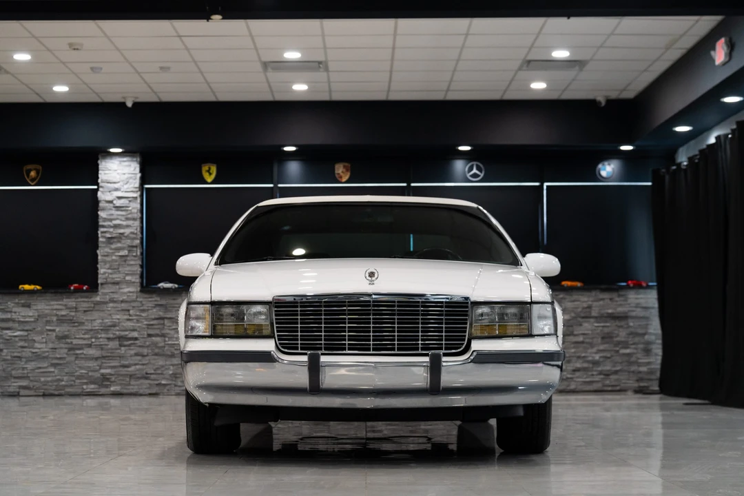 1995 Cadillac Fleetwood - Image 6 of 31