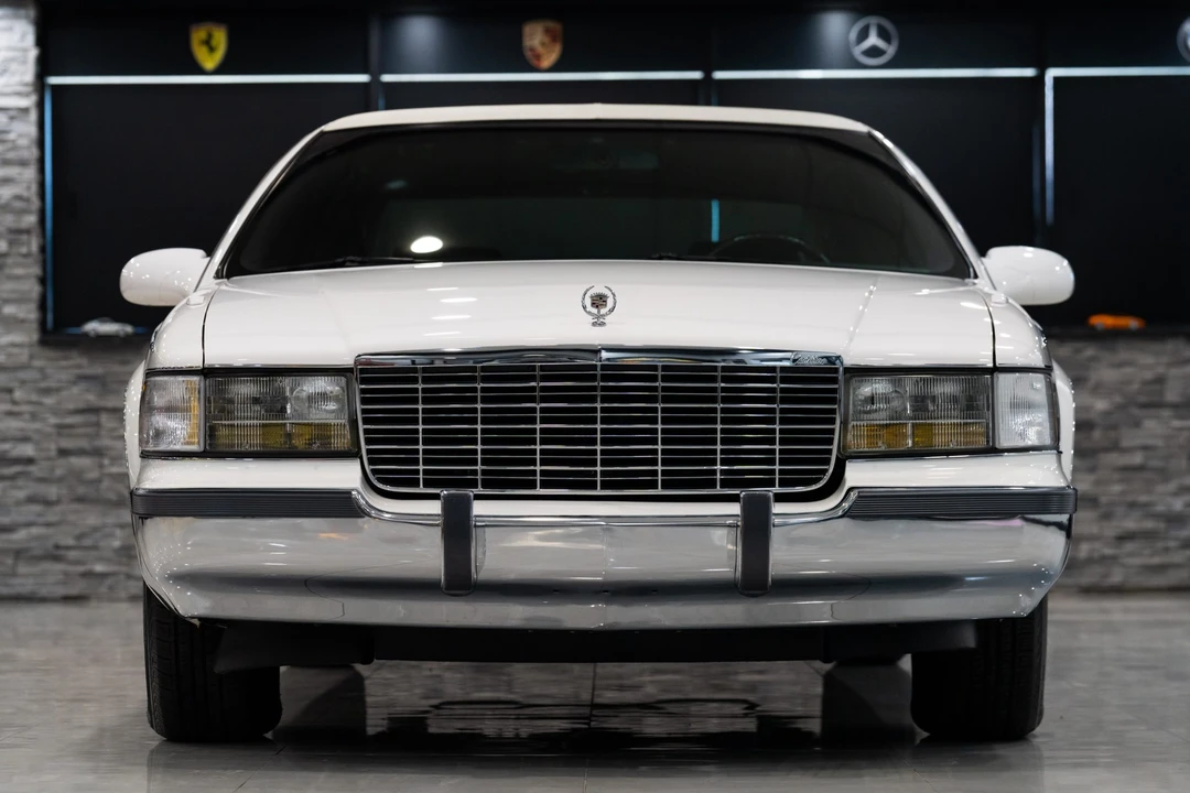 1995 Cadillac Fleetwood - Image 10 of 31