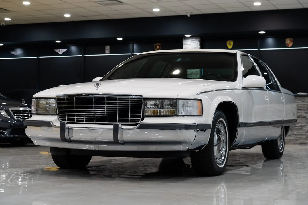 1995 Cadillac Fleetwood - Image 11 of 31