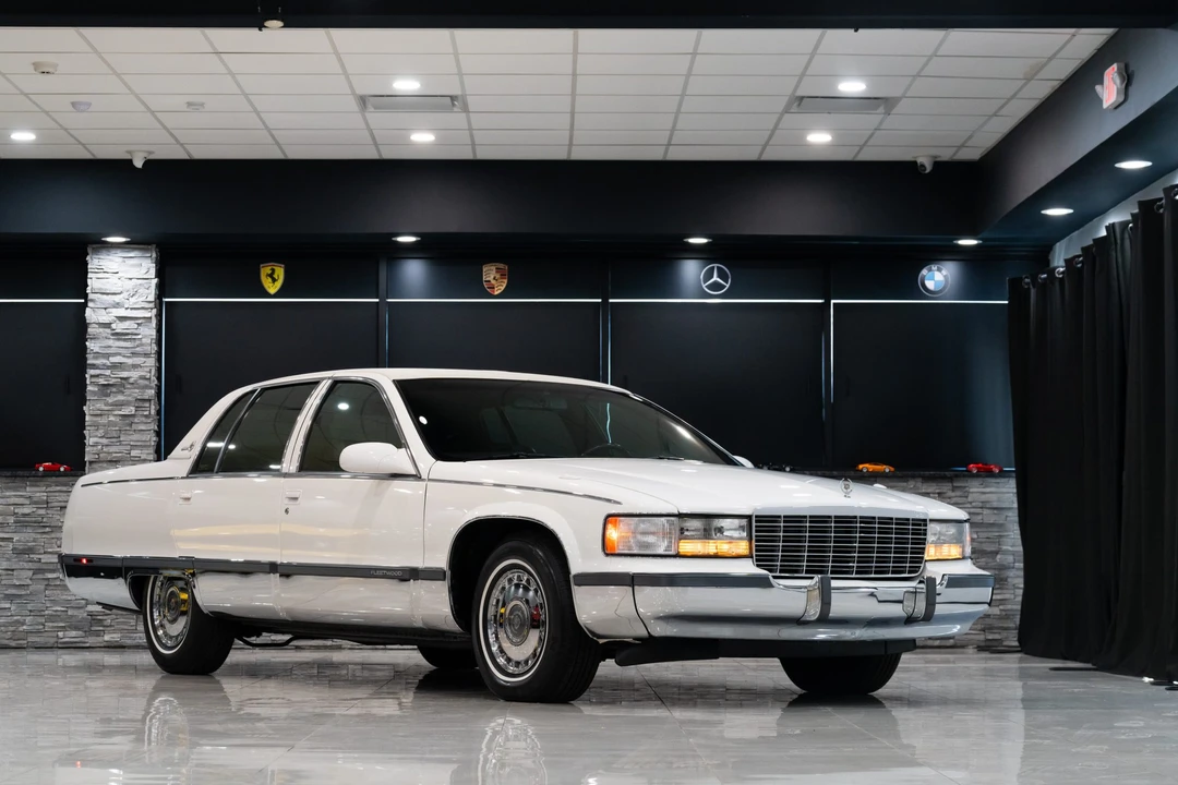 1995 Cadillac Fleetwood - Image 4 of 31