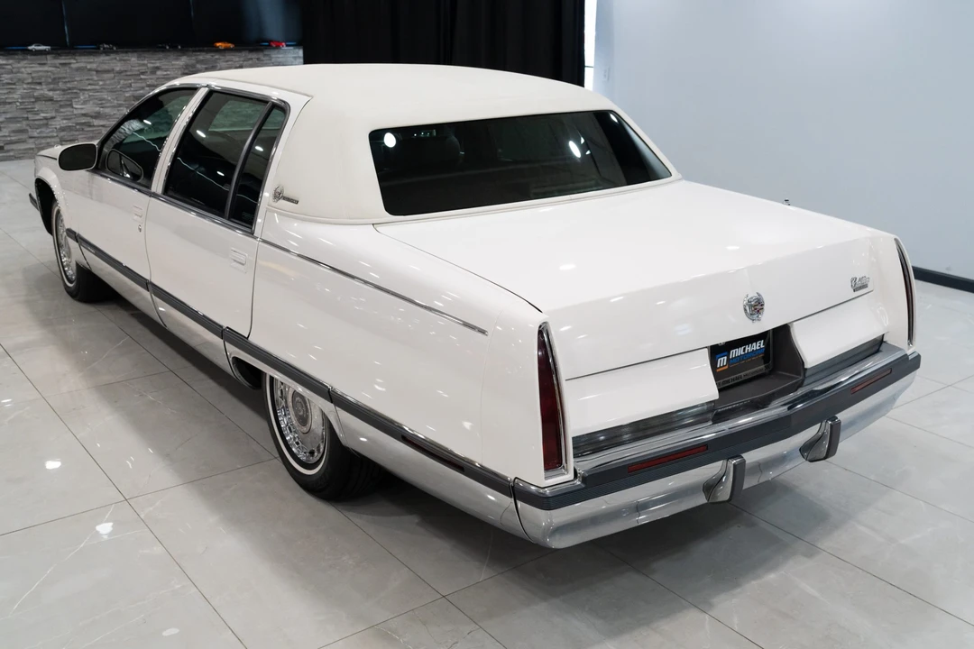 1995 Cadillac Fleetwood - Image 29 of 31